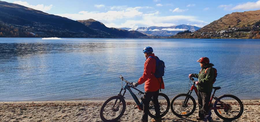 Guided Scenic E-bike Tour - Ride to the Lake - Getting comfortable on the premium e-bike