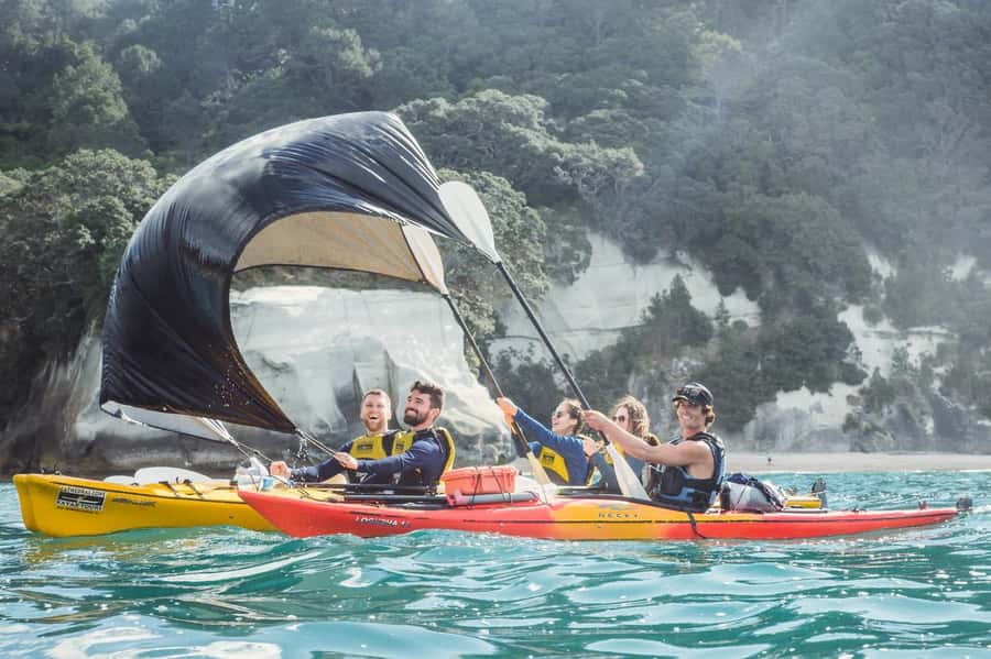 Hahei: Cathedral Cove Kayak Tour - Refreshments included - Cappuccinos, hot chocolate, and cookies on the sand