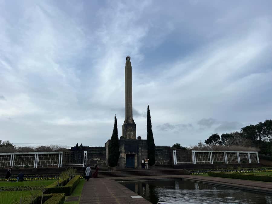 Half-Day Auckland City Highlights Tour with Hotel Pickup - The vehicle, group size, and guide style