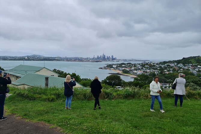 Half-day Discover Auckland City Sightseeing Tour - Auckland Domain and the museum you only pass