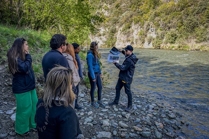 Half Day in Middle Earth - Lord of the Rings Tour - Lake Hayes and the prop-photo session