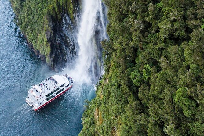 Half-Day Milford Helicopter Flight and Cruise from Queenstown - The aerial approach to Milford Sound