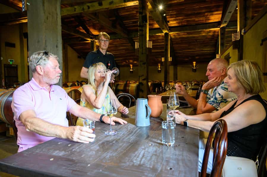 Hawkes Bay: Half-Day Wine Tour with Tastings and Cheeseboard - Starting from four Napier pickup points