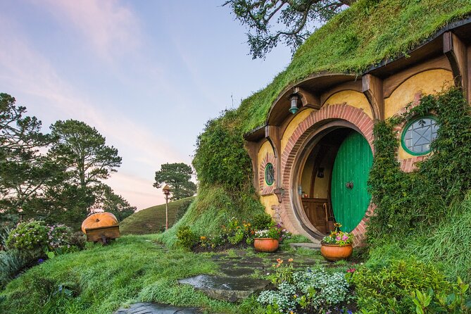 Hobbiton Movie Set Banquet Experience Private Tour From Auckland - A useful pause at Robert Harris