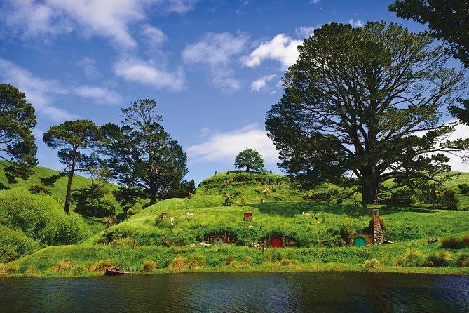 Hobbiton Movie Set day tour From Auckland - The guides can shape the whole day