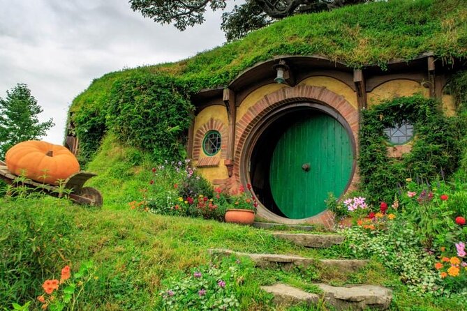 Hobbiton Movie Set Guided Tour small group from Auckland - Leaving Auckland for the Waikato countryside