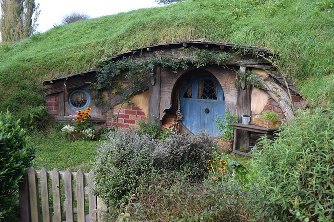 Hobbiton Movie Set Small Group Day Tour from Auckland - What the $183.07 price really covers