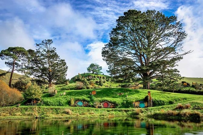 Hobbiton Movie set & Waitomo Caves Small Group Tour From Auckland - Two famous New Zealand sights in one day