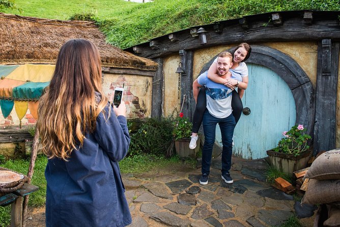 Hobbiton Movie set & Waitomo Caves Small Group Tour From Auckland - Hobbiton Movie Set: three hours in the Shire