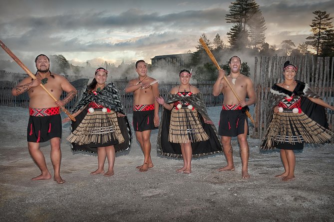 Hobbiton & Rotorua Living Māori Village Private Tour Ex-Auckland - What the long drive adds and takes away