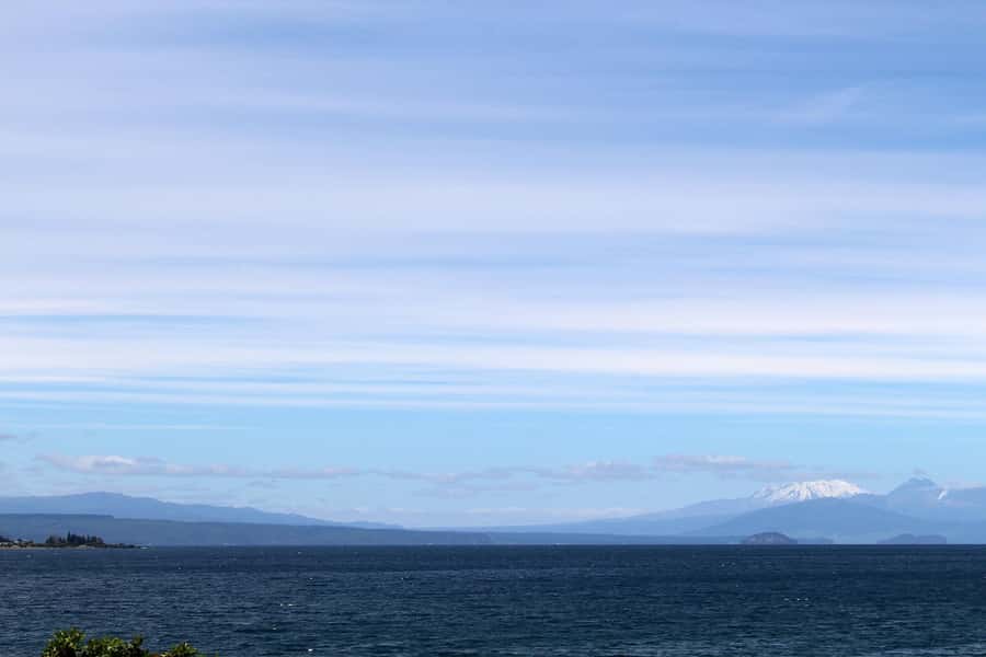 Hobbiton, Waitomo, Rotorua & Taupo 2-Day Tour from Auckland - Taupo and Huka Falls bring open views