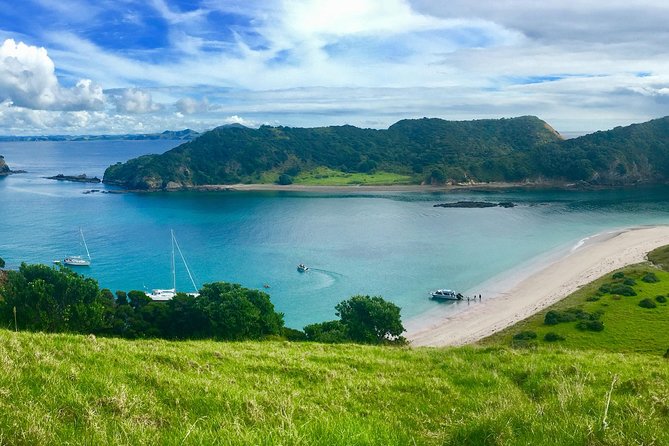 Hole in the Rock Cruise & Island Tour - with two island stopovers - Is $104.88 good value?