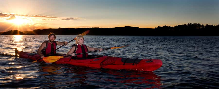 Hot Pools Kayak & Evening Barbecue - Crossing scenic Lake Rotoiti by kayak