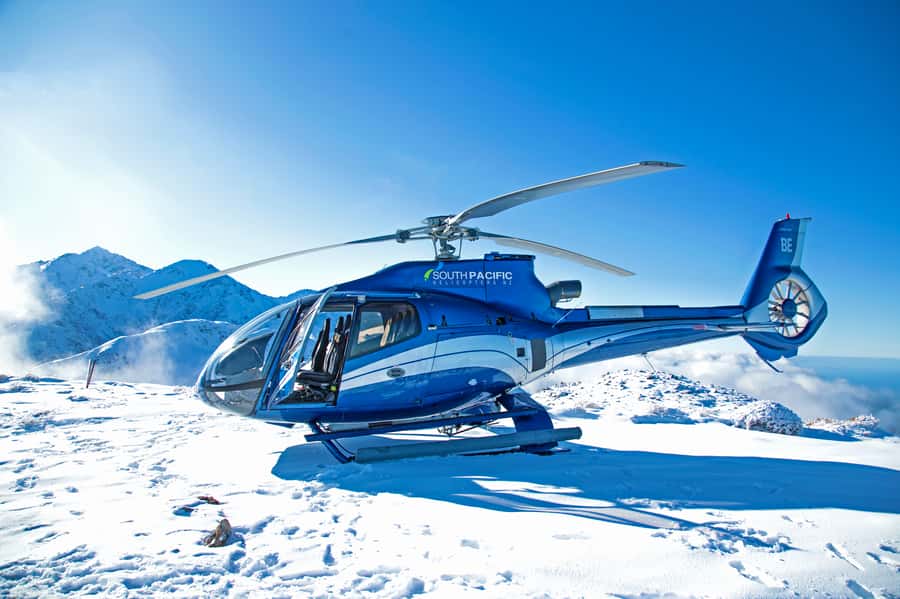 Kaikōura: 45-Minute Whale Watching Helicopter Tour - The first views: mountains, peninsula, and Pacific