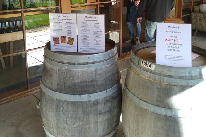 Kumeu Winery Boutique Tour with Gourmet Lunch from Auckland - Timing, pickup, and group size