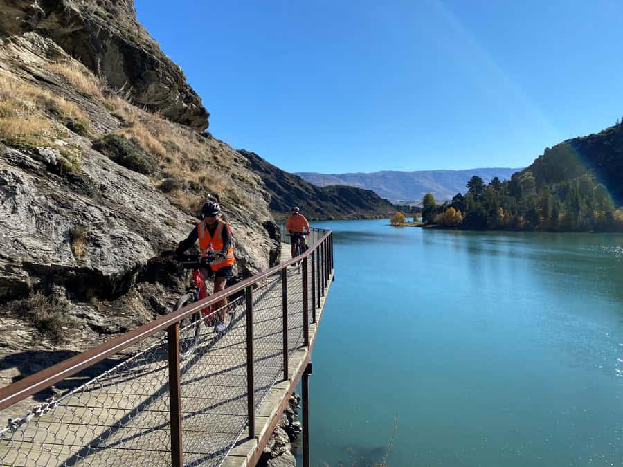 Lake Dunstan Trail eBike Adventure (inc Shuttle) - Dunstan Arms Rowing Club to Halfway Hut