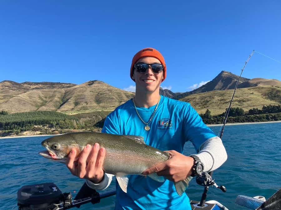 Lake Hāwea: 3 Hour Fishing Adventure by Boat - Morning or afternoon: which should you choose?