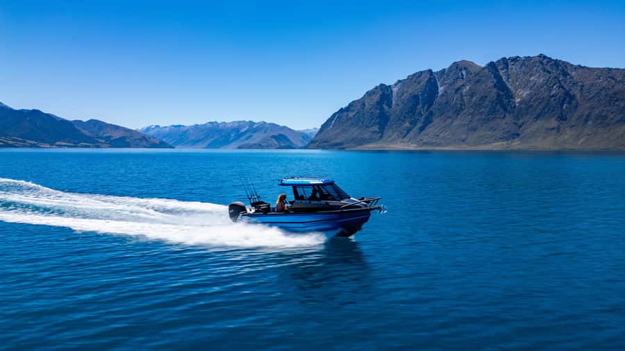 Lake Hāwea: 3 Hour Fishing Adventure by Boat - What the three-hour outing is like
