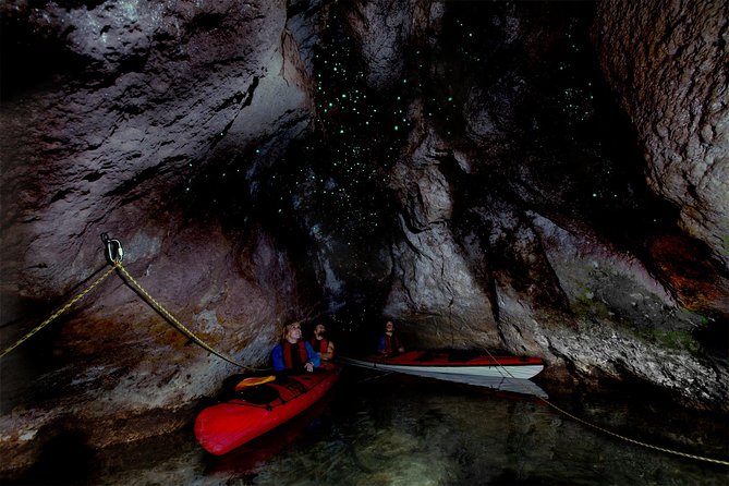 Lake Rotoiti Evening Kayak Tour including Hot Springs, Glowworm Caves and BBQ Dinner - Getting started at 3:30 pm