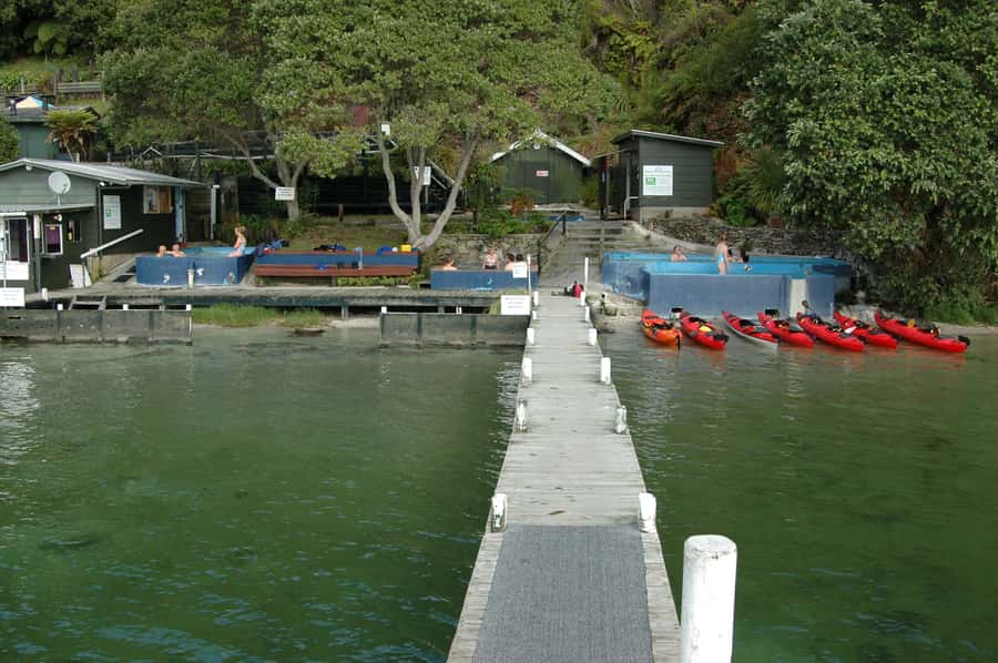 Lake Rotoiti & Hot Pools Guided Kayak - Paddling across Lake Rotoiti