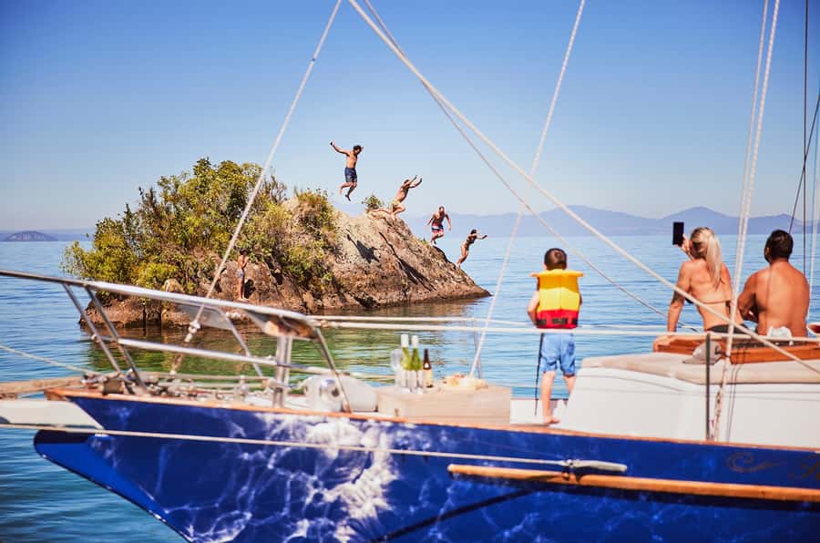 Lake Taupo: Classical Sailing to the Māori Rock Carvings - Leaving Taupō Marina on Fearless