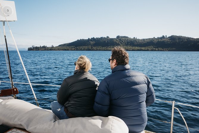 Lake Taupō Private Day Tour from Auckland to Māori Rock Carvings - What the private format adds