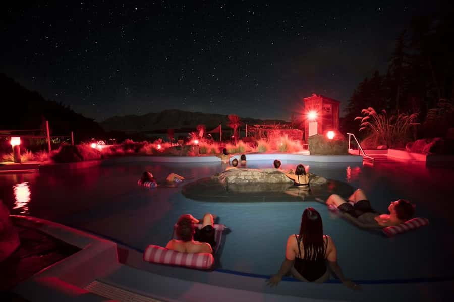 Lake Tekapo: 1.5-Hour Hot Pools & Stargazing Experience - The guided telescope session