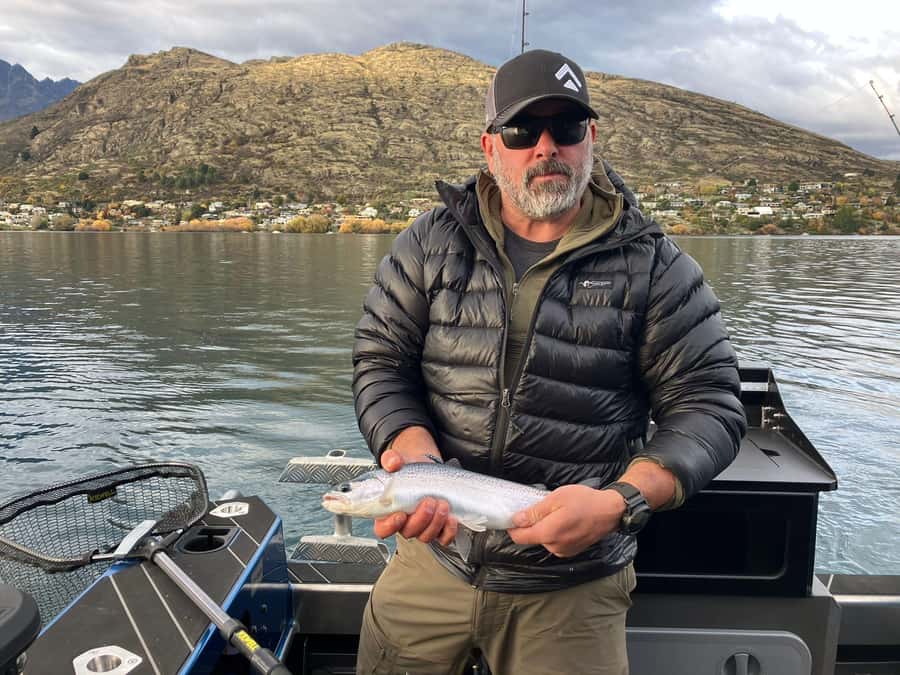 Lake Wānaka: 3 hour Fishing Adventure by Boat - Who Will Enjoy This Most?