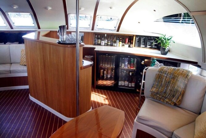 Luxury Sailing - Māori Rock Carvings - Taupo Sailing Adventures - Drinks, snacks, and the small extras