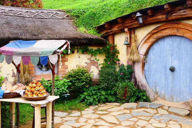 Luxury Small group tour from Auckland to Hobbiton Movie Set - Why the early Auckland departure matters