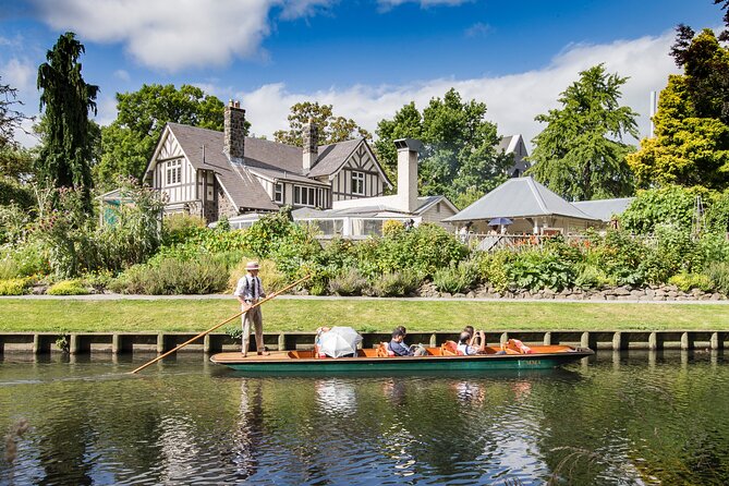Lyttelton Shore Excursion - City Highlights & Waipara Wine Tour - Three hours in Waipara wine country