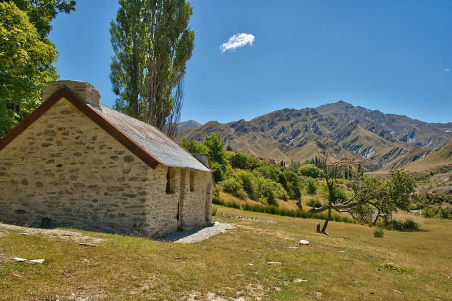 Macetown: Gold Heritage 4WD Full Day Tour from Queenstown - The four-storey stamping battery walk