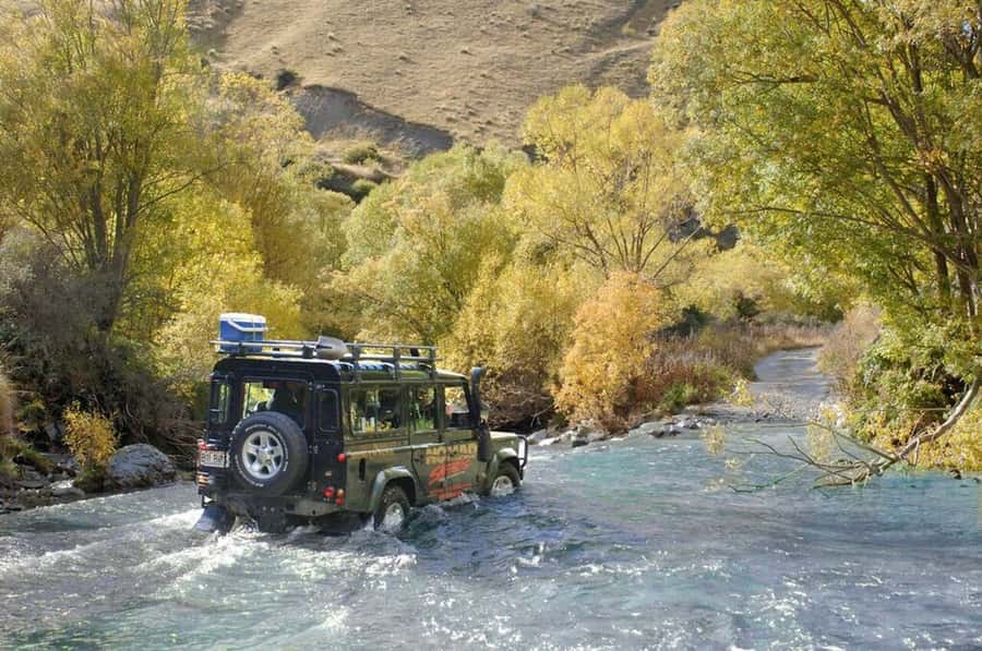 Macetown: Gold Heritage 4WD Full Day Tour from Queenstown - Leaving Queenstown for Arrowtown