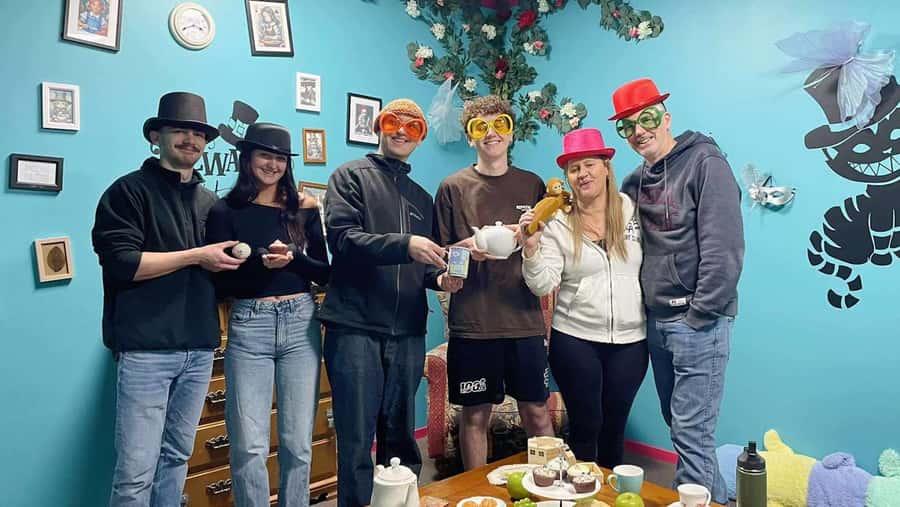 Mad Hatter's Hat - Escapism - Escape Room Experiences - Key points about Mad Hatter’s Hat