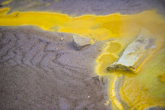 Magical Wanderer Experience Private Tour to Te Puia & Wai-O-Tapu - Two hours among Wai-O-Tapu’s volcanic colours
