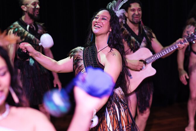 Māori Cultural Experience & Auckland Museum General Admission - Arriving at Auckland War Memorial Museum