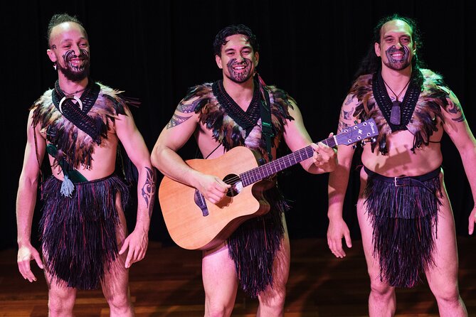 Māori Cultural Experience & Auckland Museum General Admission - The Māori performance: song, movement, and welcome