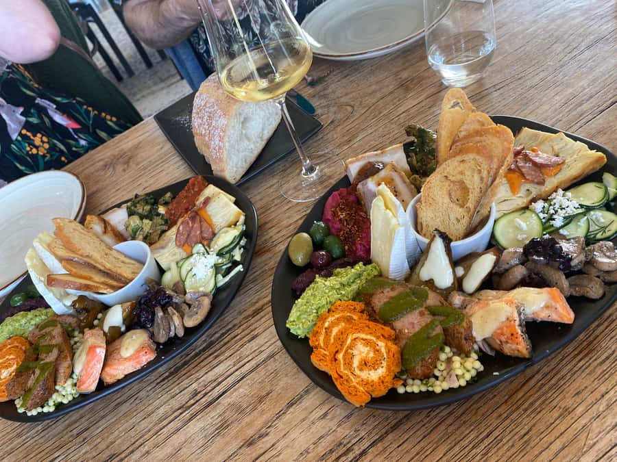 Martinborough Winery and South Wairarapa Wild Coast Tour - Dinner at the Lake Ferry Hotel