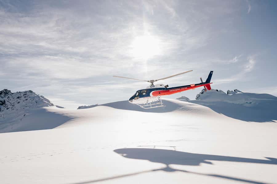 Milford Sound: 1.5-Hour Helicopter Tour with Two Landings - Thirty minutes across Fiordland National Park