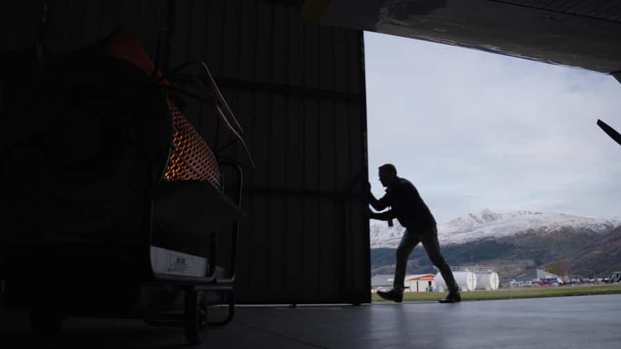 Milford Sound & Big 5 Glaciers Scenic Flight from Queenstown - Queenstown pickup and the short pre-flight routine