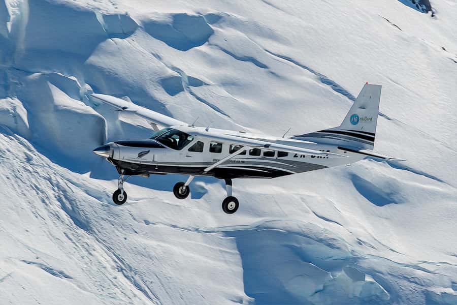 Milford Sound & Big 5 Glaciers Scenic Flight from Queenstown - Pilot commentary and the changing route