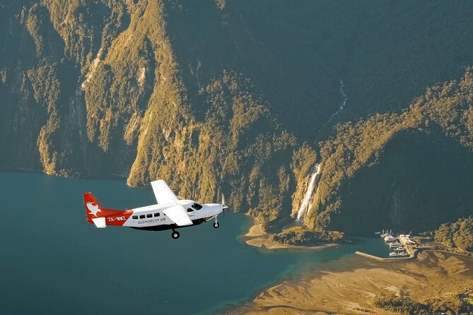 Milford Sound Flight and Cruise ex Queenstown - The return flight takes a different route