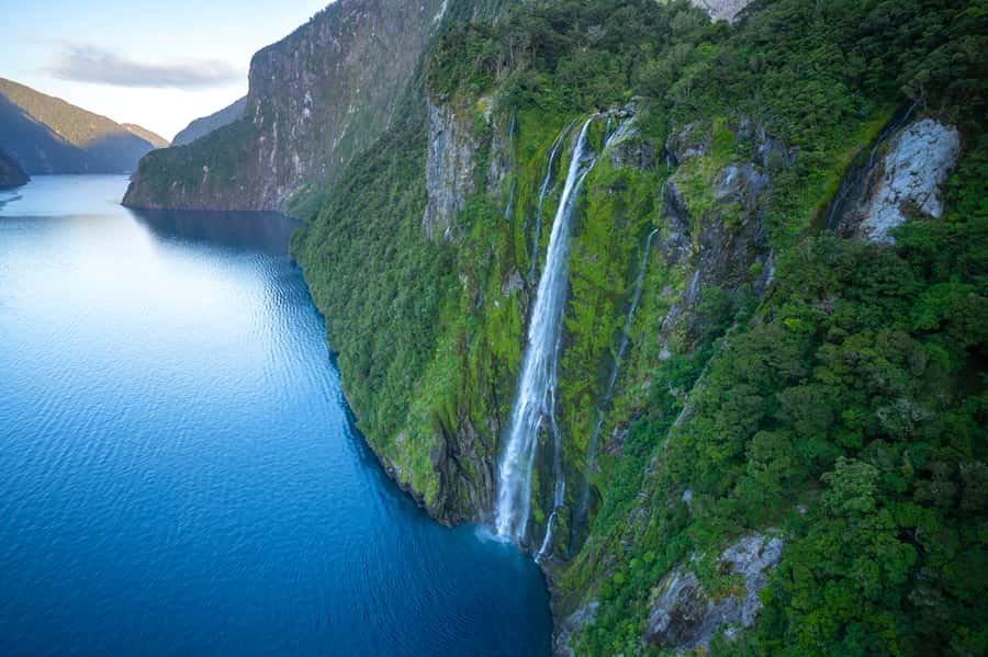 Milford Sound: Helicopter Flight with Glacier Landing - Sutherland Falls and the return to Milford Sound