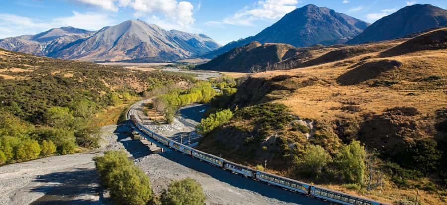 Milford Sound, Mt Cook & More: 4 Day Tour from Christchurch - Day two: Lake Pukaki and Aoraki Mt Cook