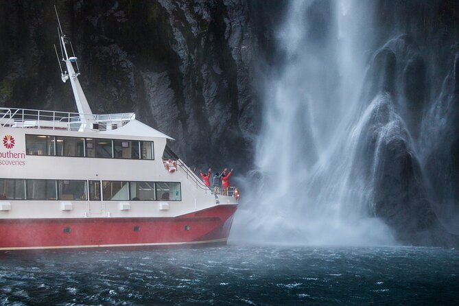 Milford Sound Nature Cruise with Southern Discoveries - Why this Milford Sound cruise works so well