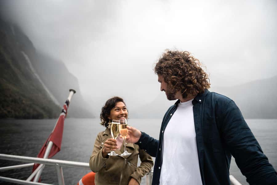 Milford Sound: Premium Small Group Cruise with Canape Lunch - What you see during the 2-hour-15-minute cruise