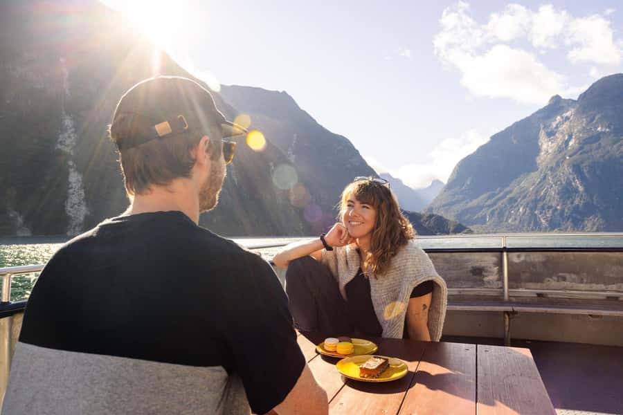 Milford Sound: Wildlife & Nature Cruises - Wildlife watching: seals, dolphins, and rare penguins