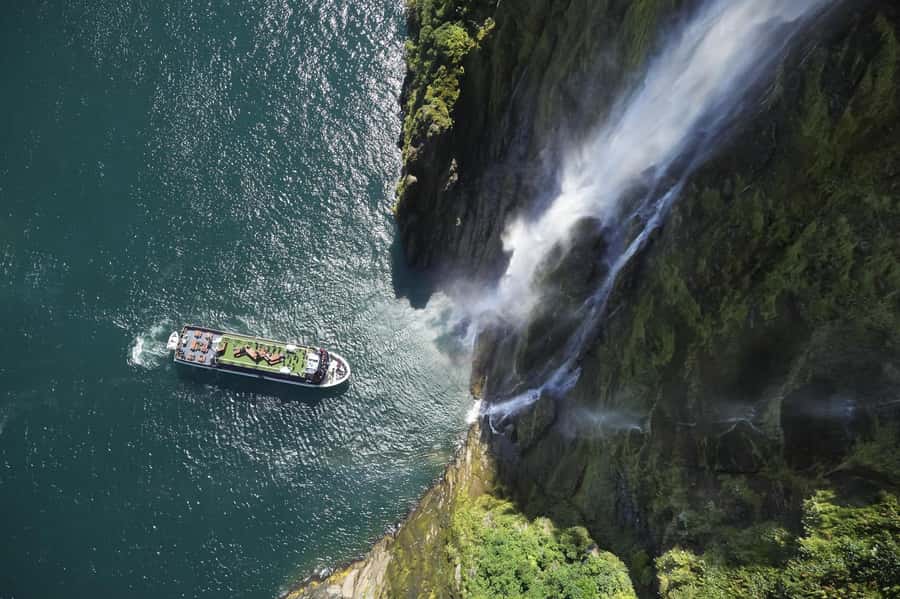 Milford Sound: Wildlife & Nature Cruises - Is two hours enough for Milford Sound?