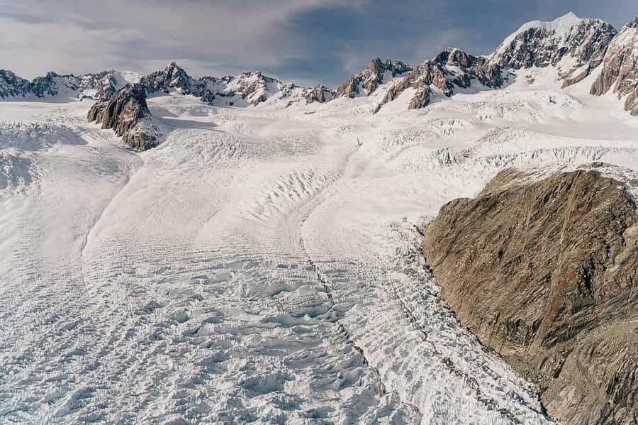 Mount Cook: Aoraki/Mt Cook & The Glaciers 55 Minute Flight - Returning with the summit ridge in view