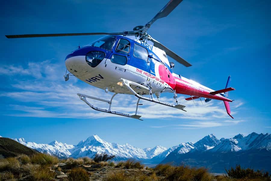 Mount Cook: Glentanner High Country Heli Hike - The helicopter flight over the Southern Alps
